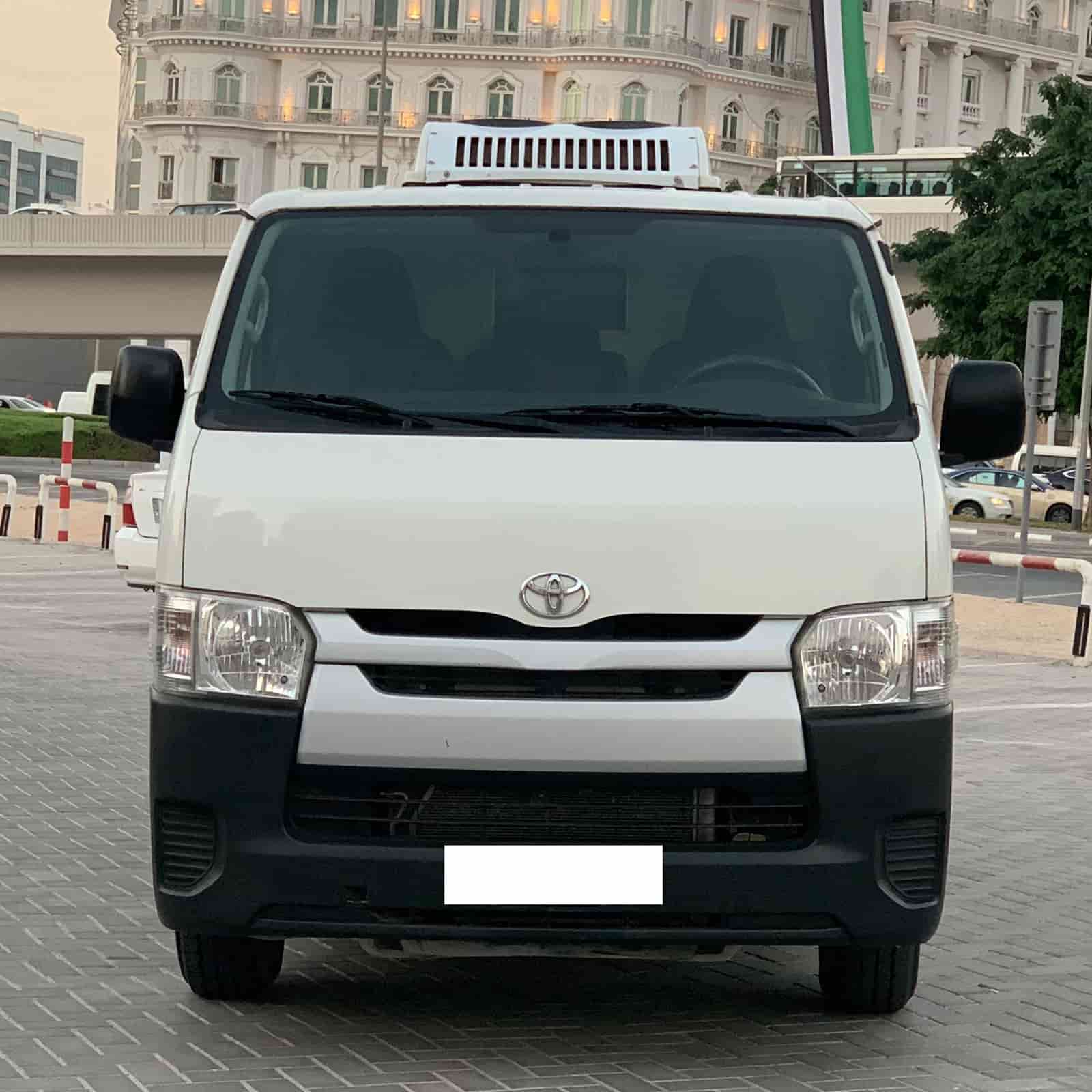 Chiller Truck for rent in Abu Dhabi